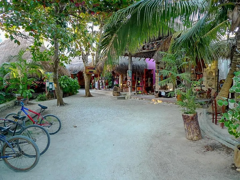 Amazing 2 Bedrooms Condo With Pool Facilities, Balcony And High Speed Internet Akumal Mexiko